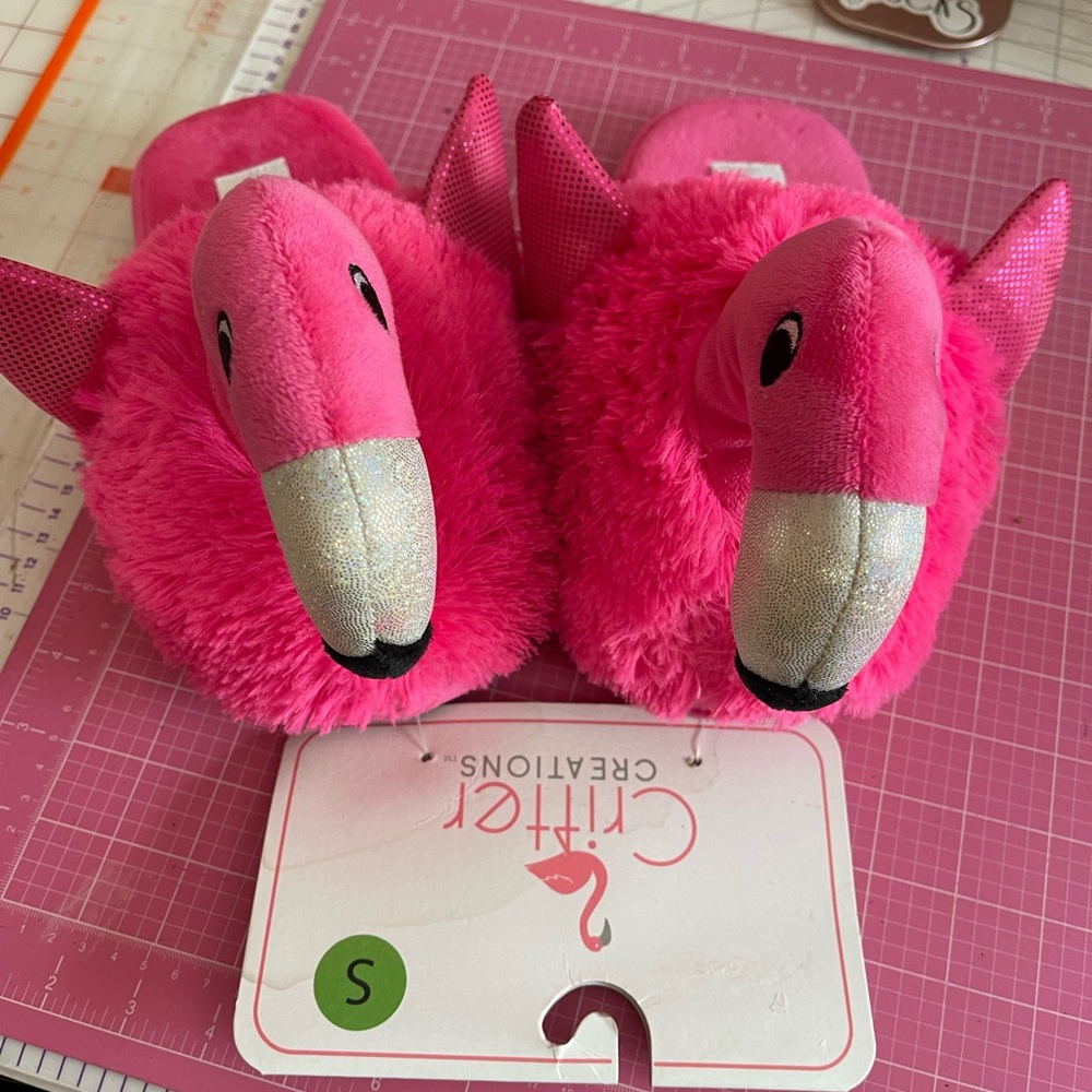 Brand new critter creations slippers flamingos, slide on size small 5/6